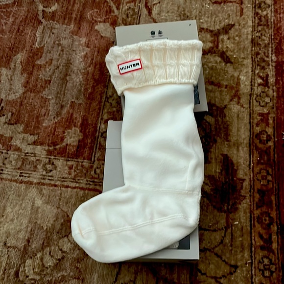 NWT/ORIGINAL BOX: “6 Stitch Cable Knitted Cuff TALL Boot Socks” in HUNTER WHITE - Picture 9 of 9